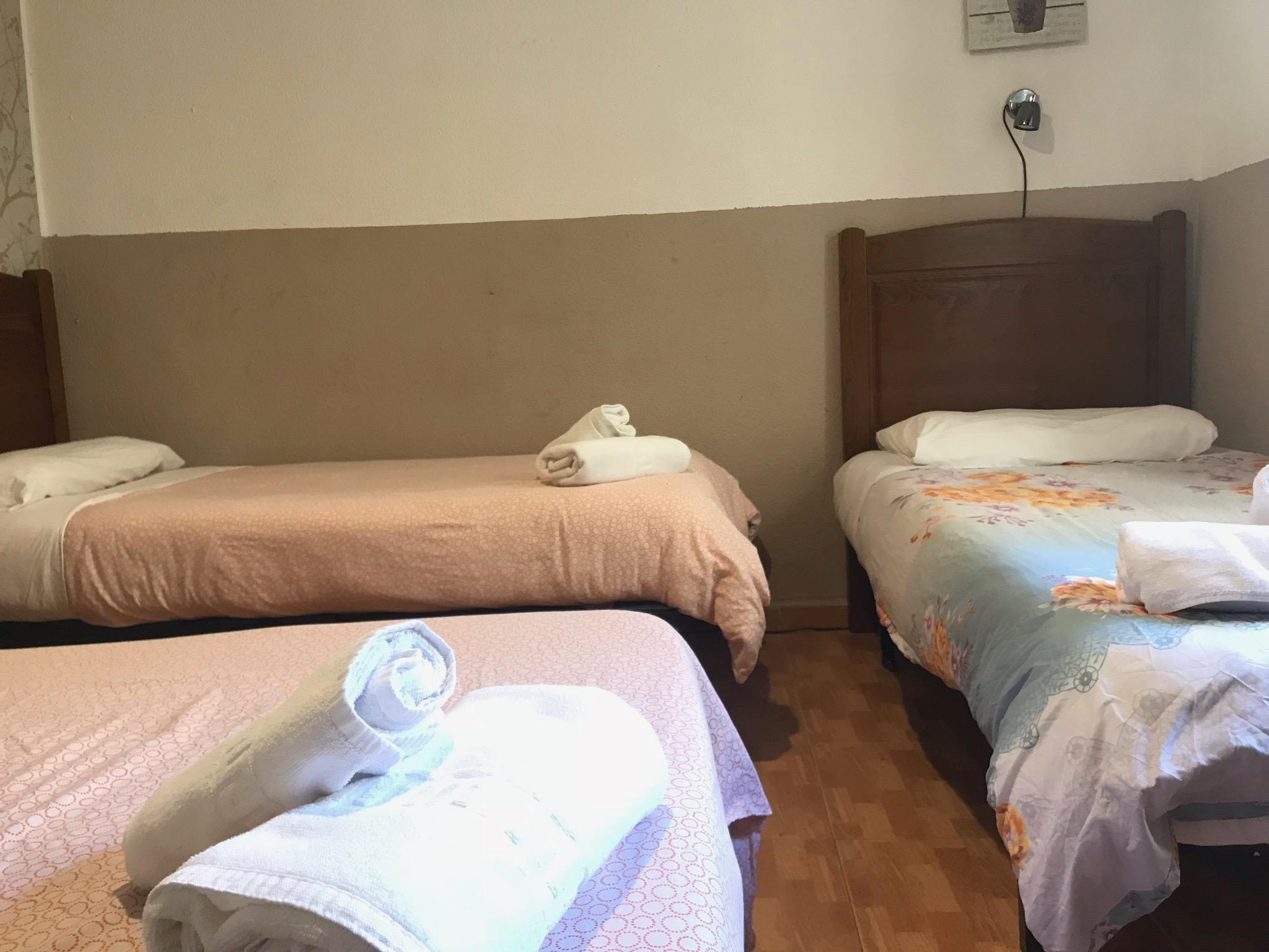 Hostal Los Perales Мадрид Экстерьер фото A room at the hotel