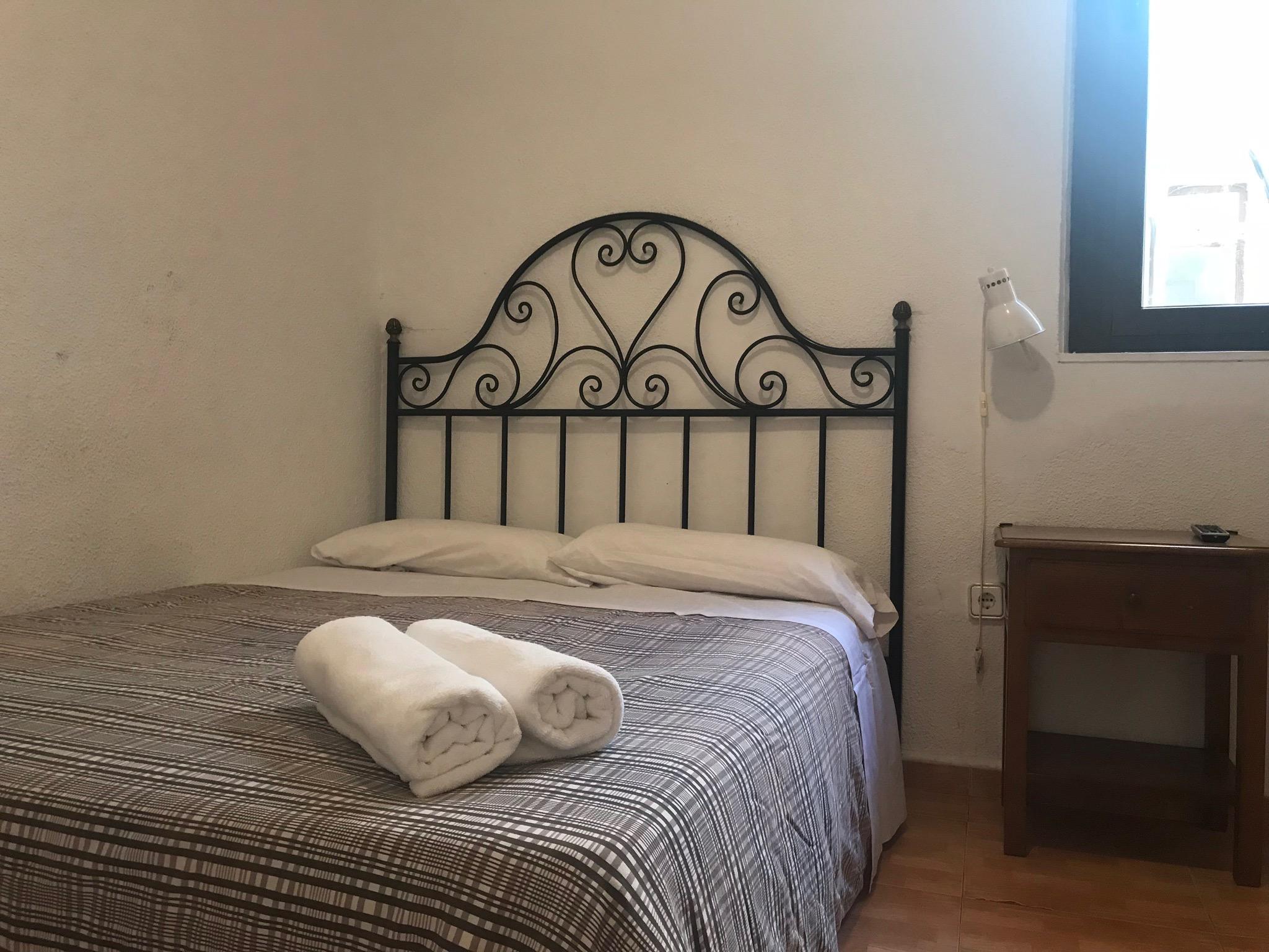 Hostal Los Perales Мадрид Экстерьер фото A guest room at the hotel